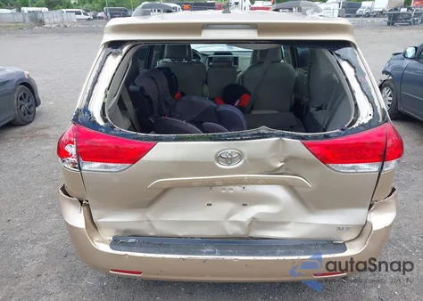 2013 Toyota Sienna Xle from USA, damaged, VIN 5TDYK3DC4DS370468